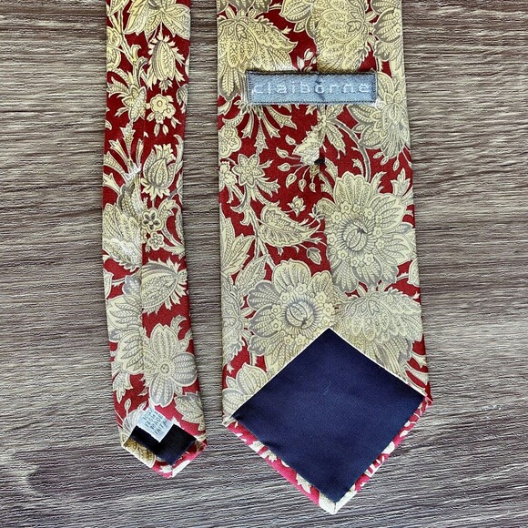 Claiborne Men's 100% Italian Silk Red Cream Floral Design Necktie Made In USA - Picture 4 of 5